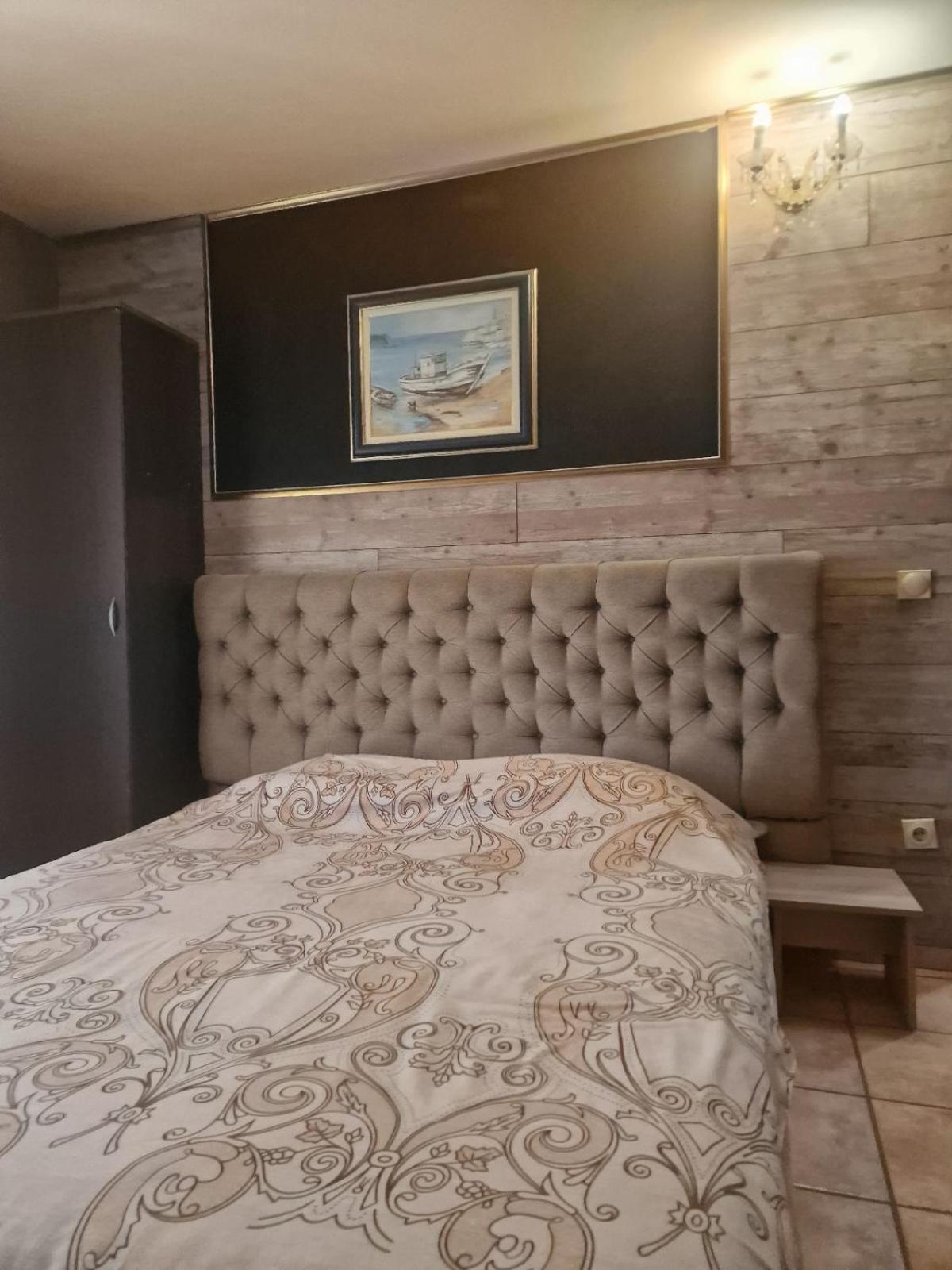 Guest House Maja ノヴィ・サド エクステリア 写真