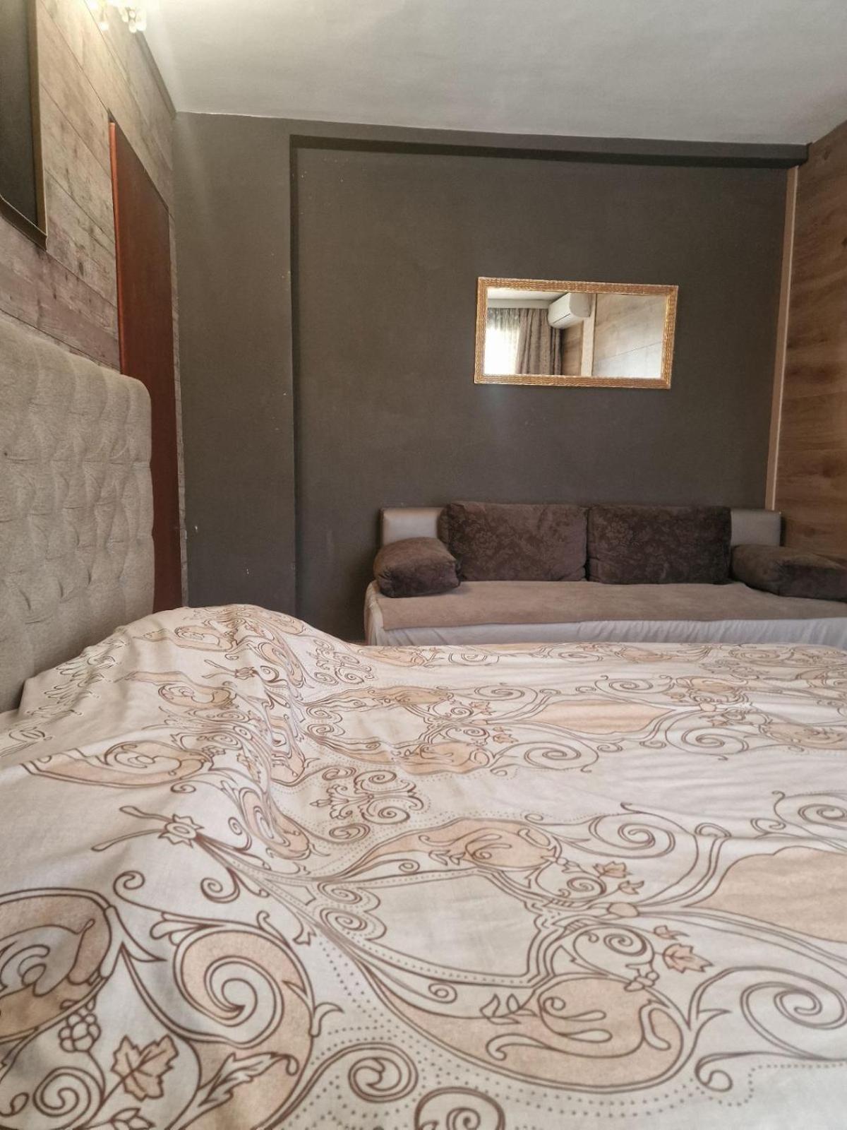 Guest House Maja ノヴィ・サド エクステリア 写真