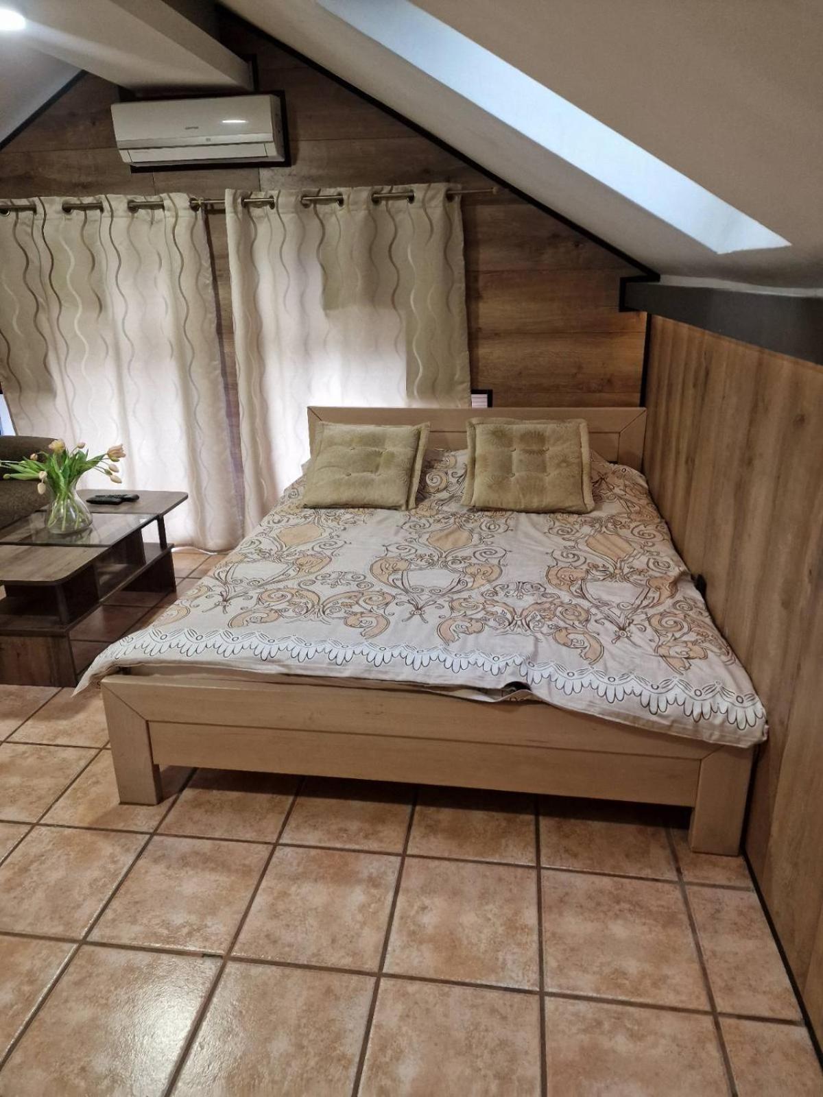 Guest House Maja ノヴィ・サド エクステリア 写真