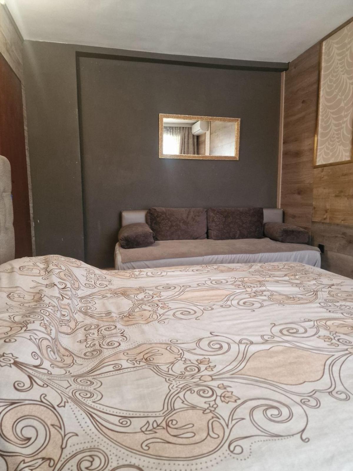 Guest House Maja ノヴィ・サド エクステリア 写真