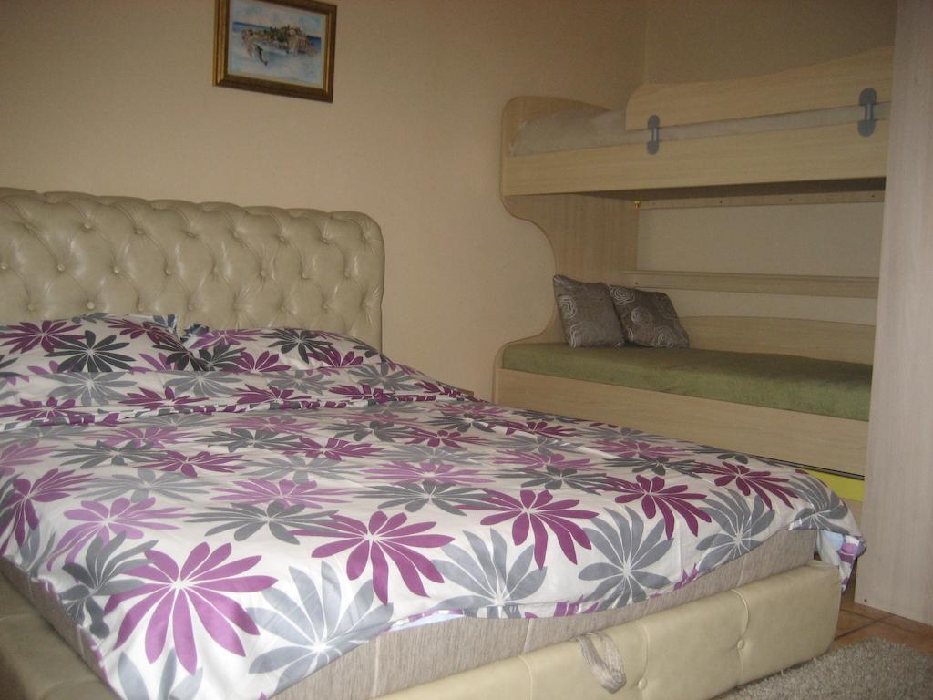 Guest House Maja ノヴィ・サド エクステリア 写真